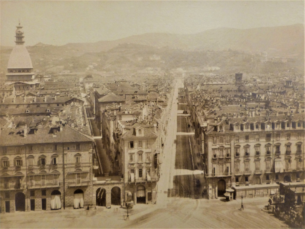 Panorama preso dal Palazzo Madama. Torino, 1880-1885 circa.