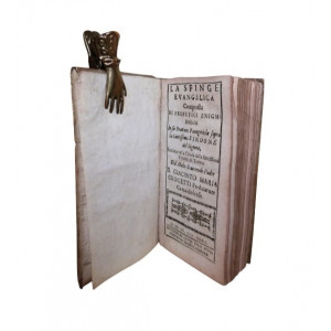 Crocetti, Giacinto Maria. La Sfinge Evangelica composta di profetici enigmi disciolti in sei orationi panegiriche sopra la Santissima Sindone. Torino, per l'Herede del Colonna: a spese di Gio: Battista Casabianca, 1686.