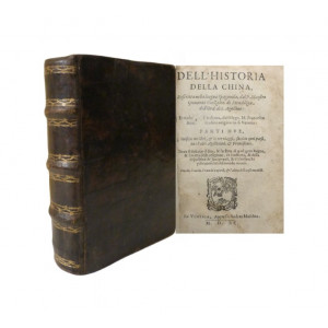  Gonzáles de Mendoza, Juan. Dell'Historia della China descritta nella lingua Spagnuola [...] et tradotta nell'Italiana, dal Magn. M. Francesco Avanzo [...] parti due, divise in tre libri, e in tre viaggi. Venezia, Andrea Muschio, 1590.