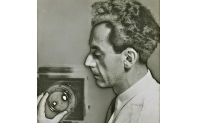 Man Ray (pseudonimo di Emmanuel Radnitzky)